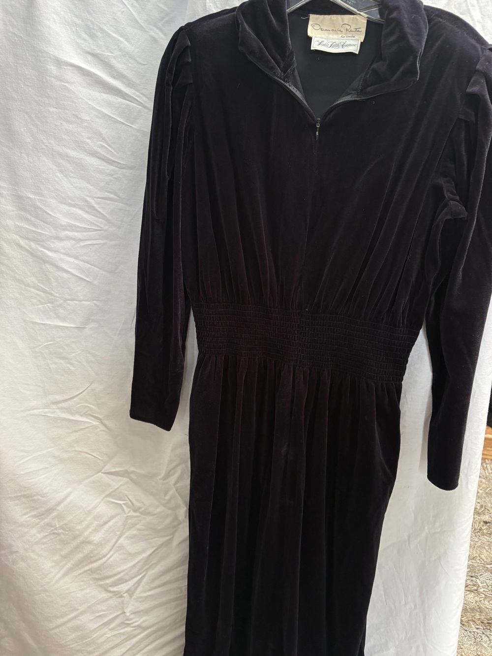 Vintage Oscar de la Renta Deep Black Velvet Long Sleeve Dress